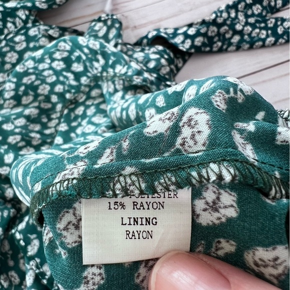 Hello Molly Walk On Faith Dress in Green And White Floral
Size XS - Picture 12 of 15